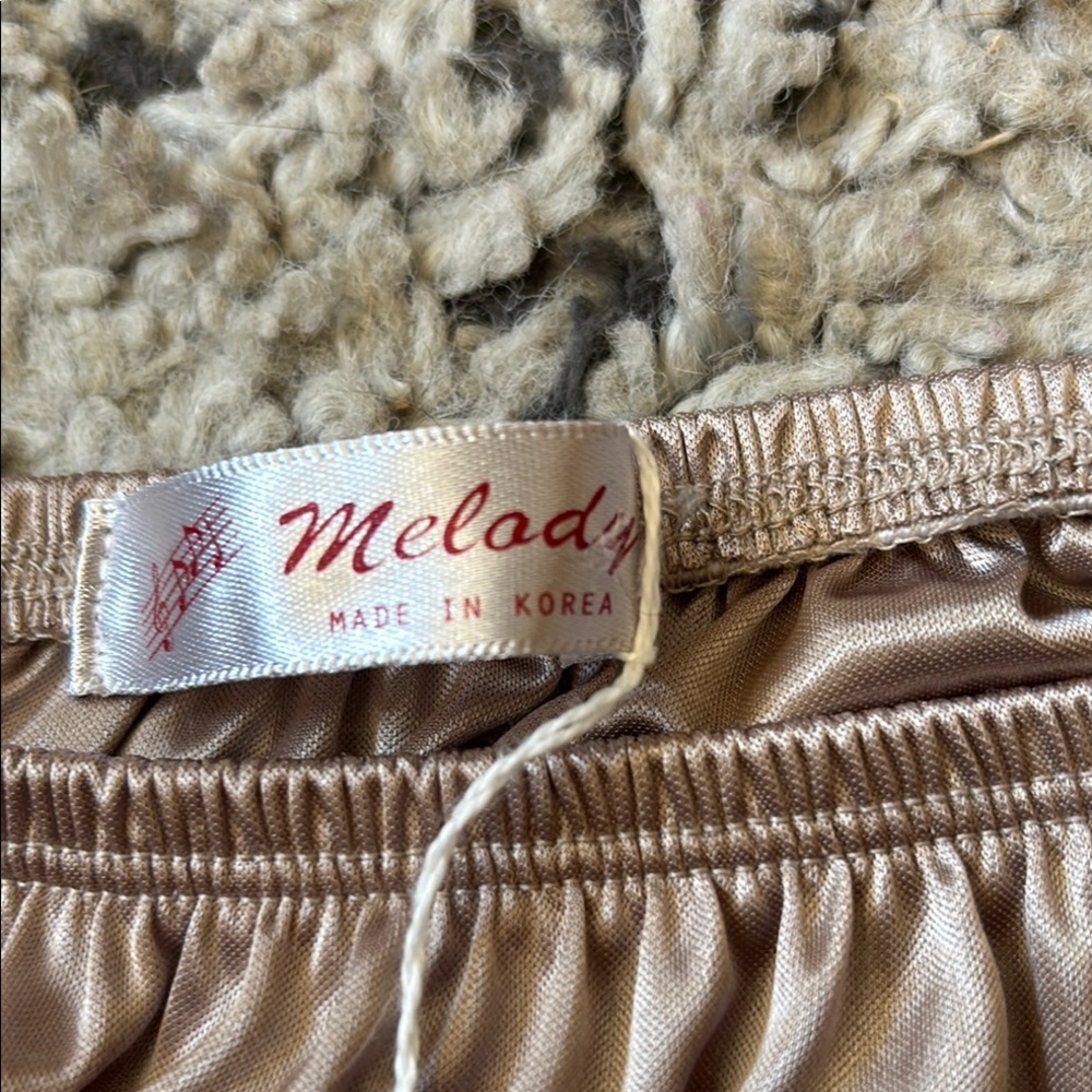 Satin slip with Lace - Picture 4 of 5